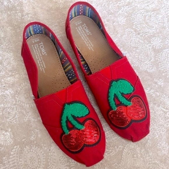 Brand New Toms Custom Cherry Red Sequin Sparkly Casual Slip On Shoes Flats - Picture 1 of 15